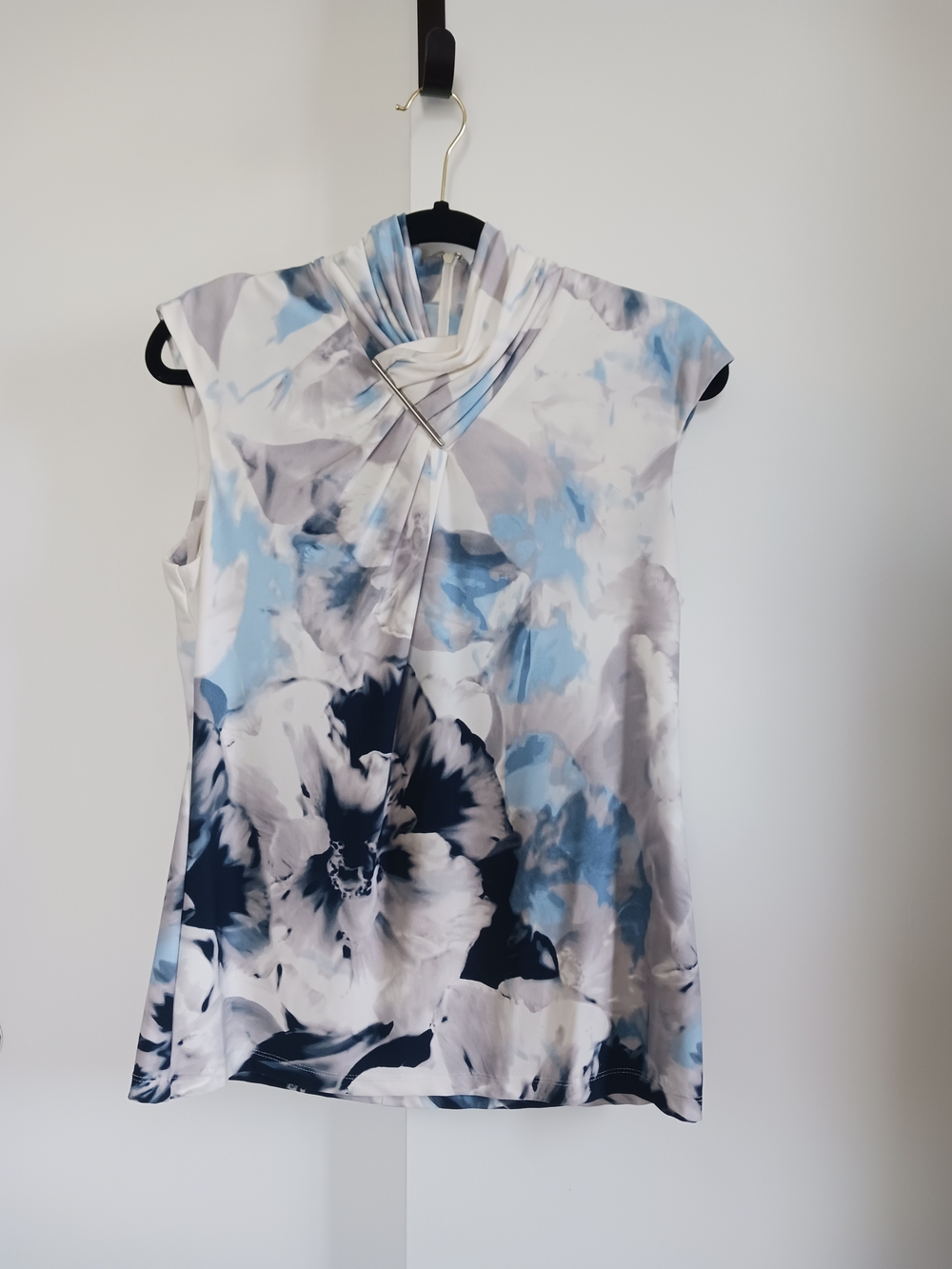 Calvin Klein Blue, Gray and White Floral Sleeveless Twist-Neck Camisole